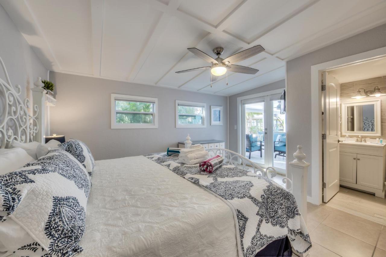 Matanzas Retreat On The Canal Fort Myers Beach Exterior photo